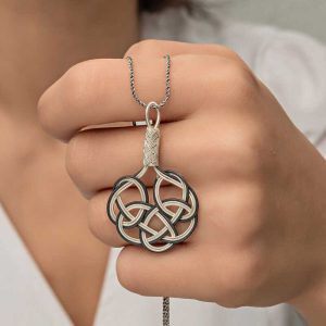 Alternative view of Gümüş Kazaziye Örgü Kadın Kolye