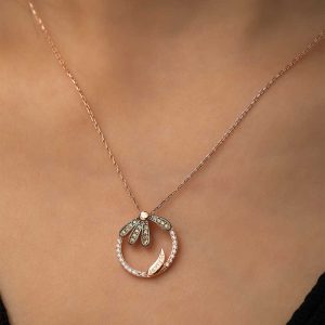 Alternative view of Gümüş Papatya "Seviyor" Kolye