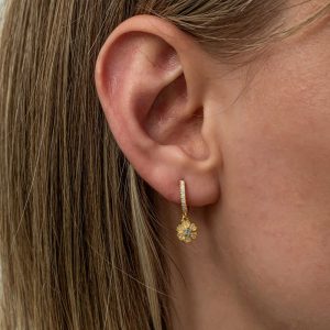 Alternative view of Gümüş Sallantılı Gold Minimal Çiçek Kadın Küpe