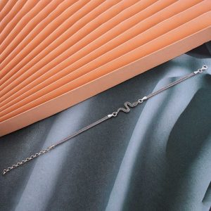 Alternative view of Gümüş Yılan Kadın Bileklik