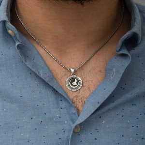 Alternative view of ​​Gümüş Hilal Bozkurt Kolye