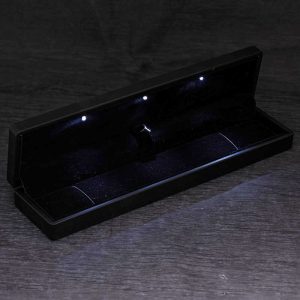 Alternative view of Gümüş Işıklı Kutulu Melek Kanadı Kadın Bileklik